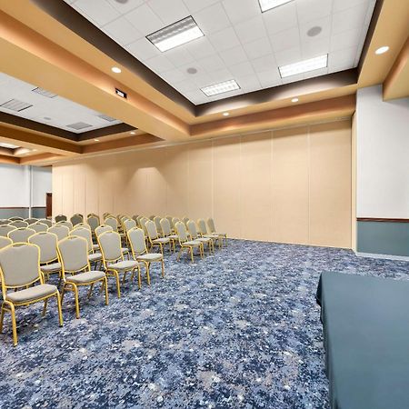 Clarion Inn & Suites And Convention Center 키어니 외부 사진