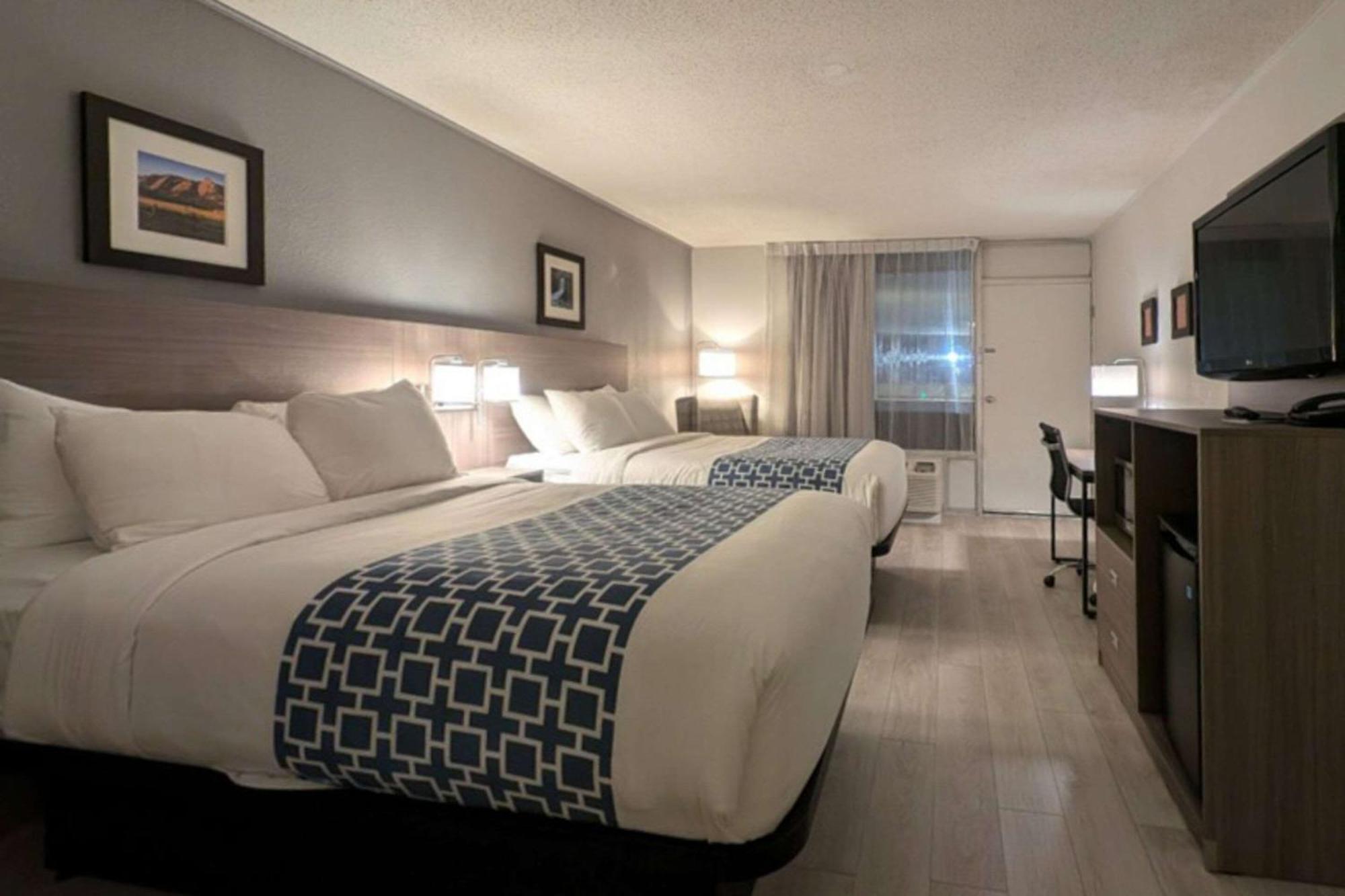 Clarion Inn & Suites And Convention Center 키어니 외부 사진