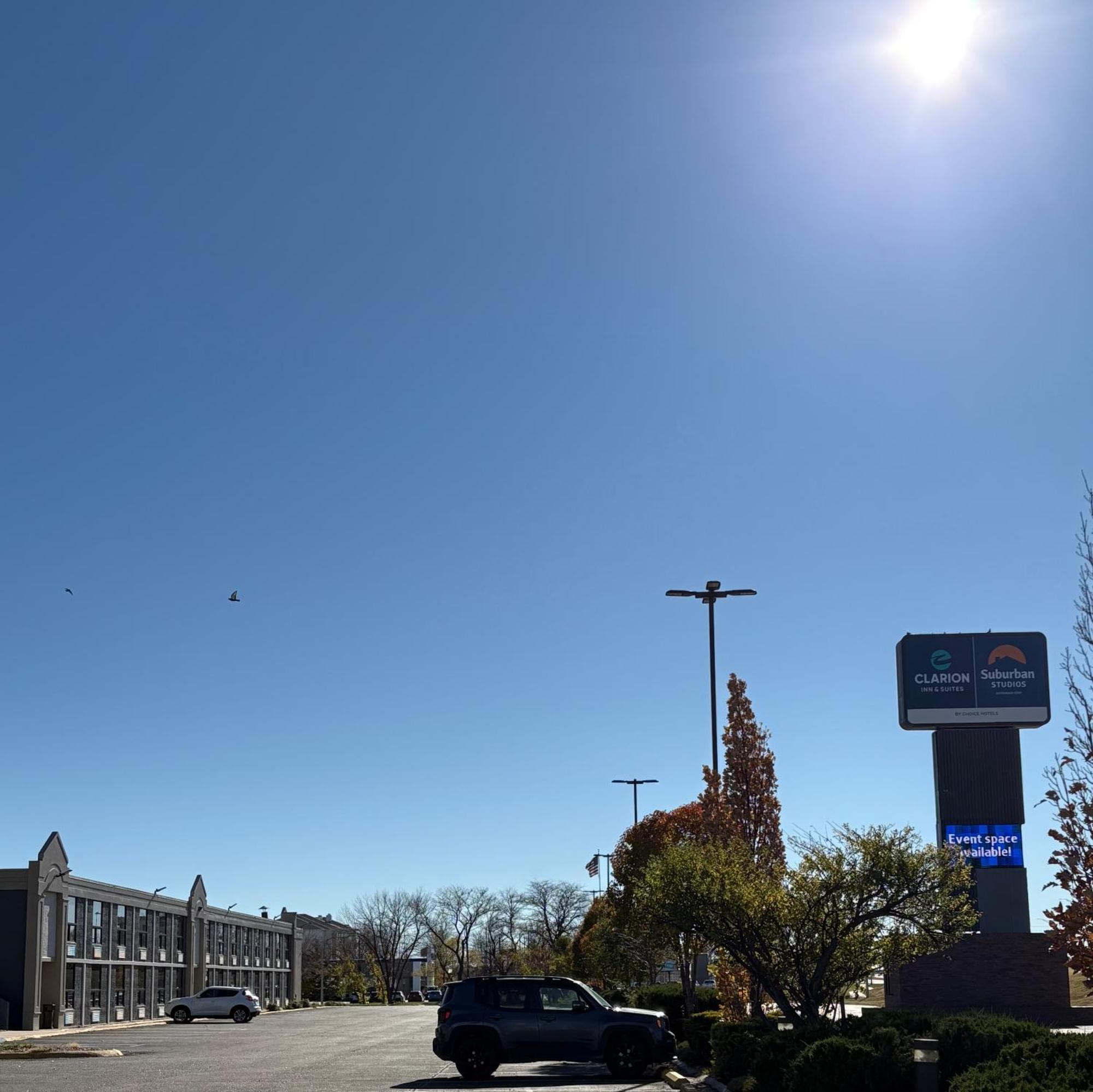 Clarion Inn & Suites And Convention Center 키어니 외부 사진