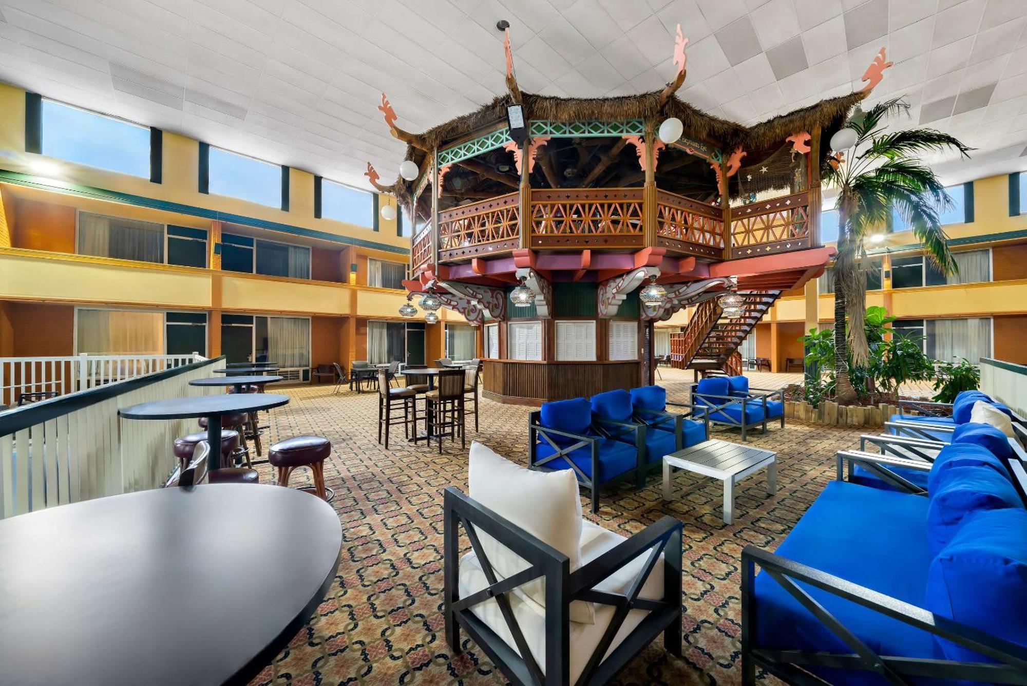 Clarion Inn & Suites And Convention Center 키어니 외부 사진