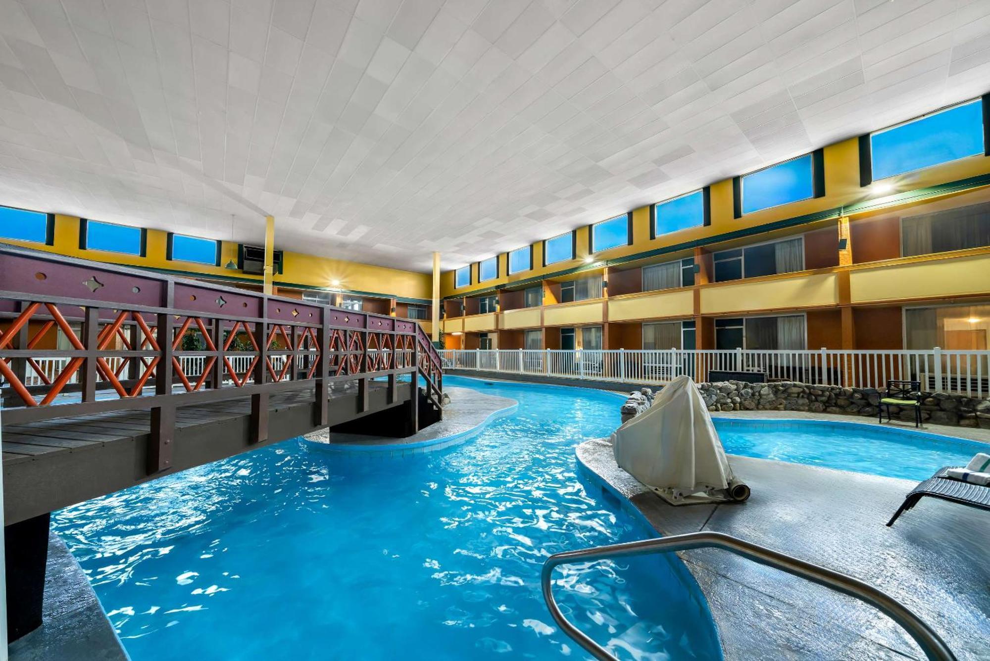 Clarion Inn & Suites And Convention Center 키어니 외부 사진