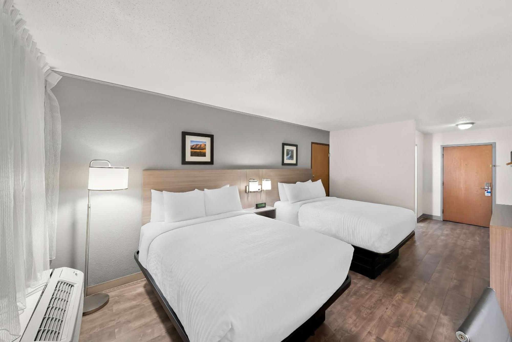 Clarion Inn & Suites And Convention Center 키어니 외부 사진