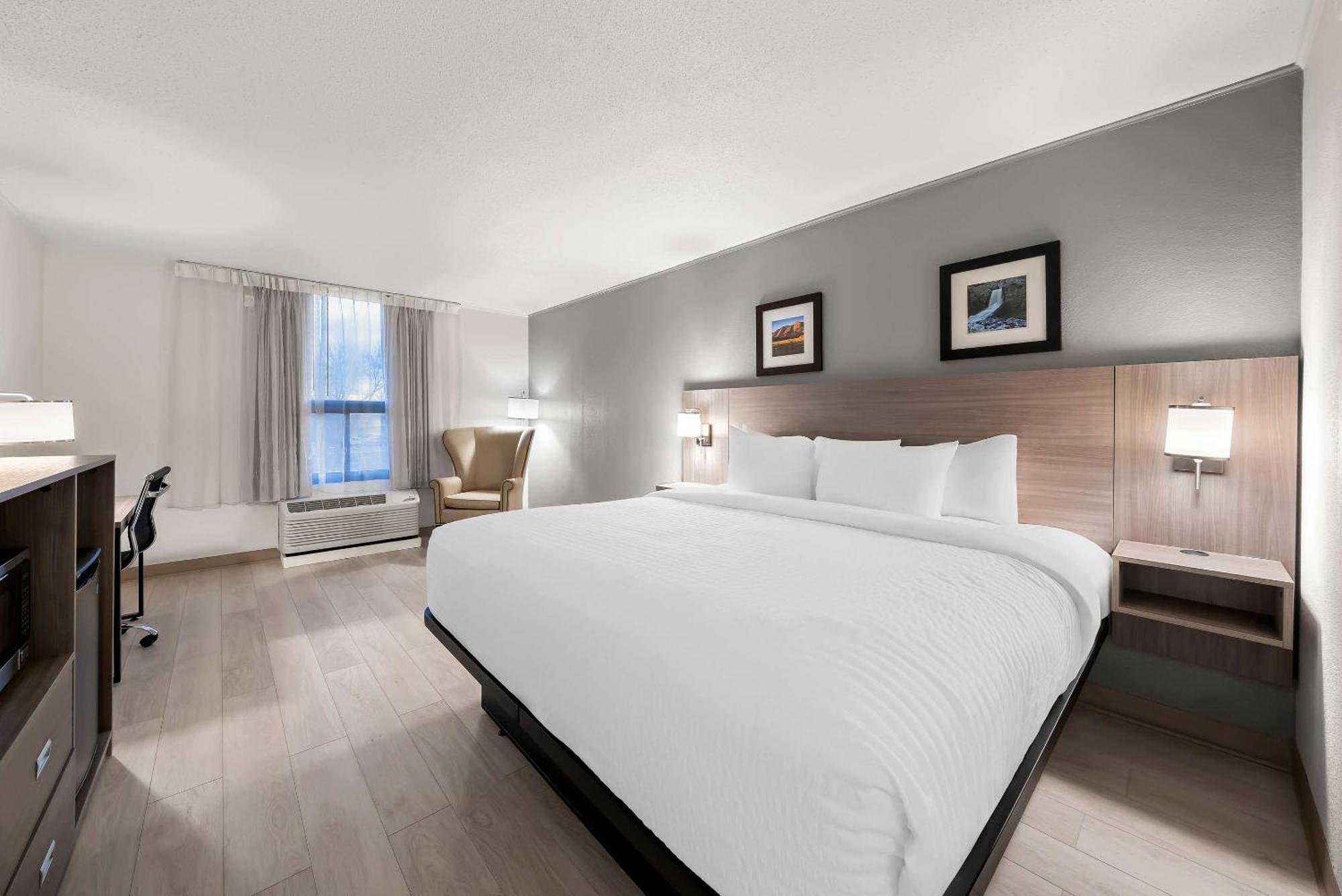 Clarion Inn & Suites And Convention Center 키어니 외부 사진